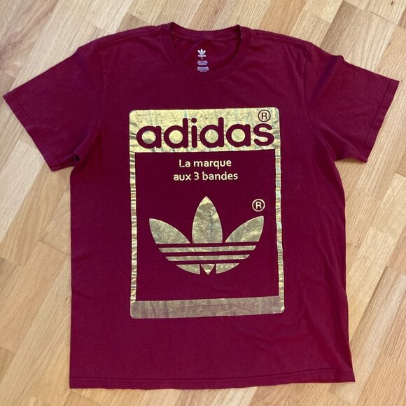 Adidas La Marque Aux 3 Bandes Deep Red Gold Foil T Shirt Size Large - Picture 1 of 5